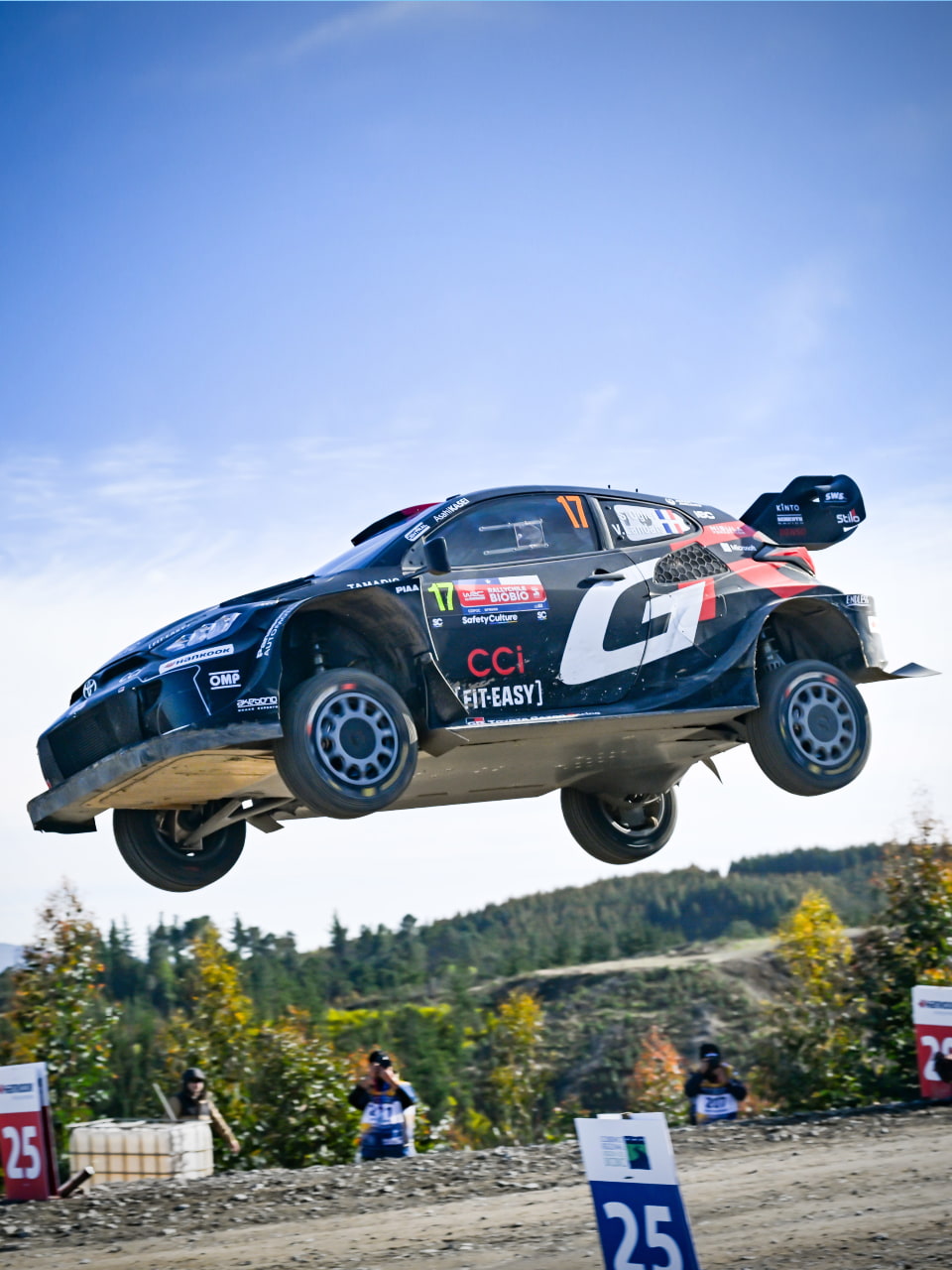 تیمی تۆیۆتا گازۆ ڕیکۆرد دەشکێنێت و پلەی یەکەم و دووەم بەدەست دەهێنێت لە ڕاڵی چیلی