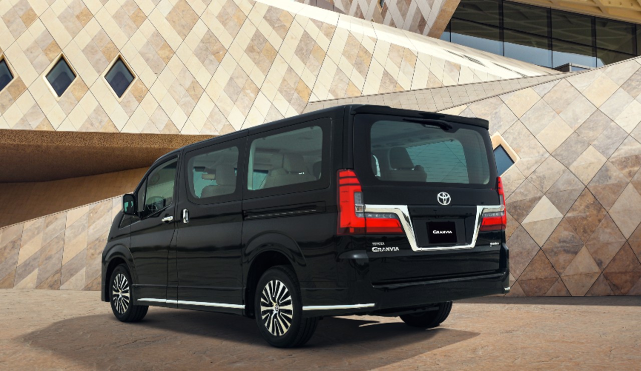 Exterior 3